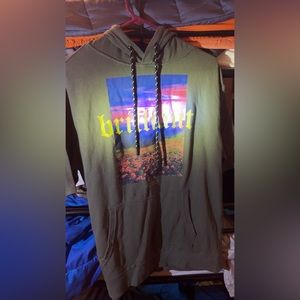 Used, like new short sleeve hooded shirt